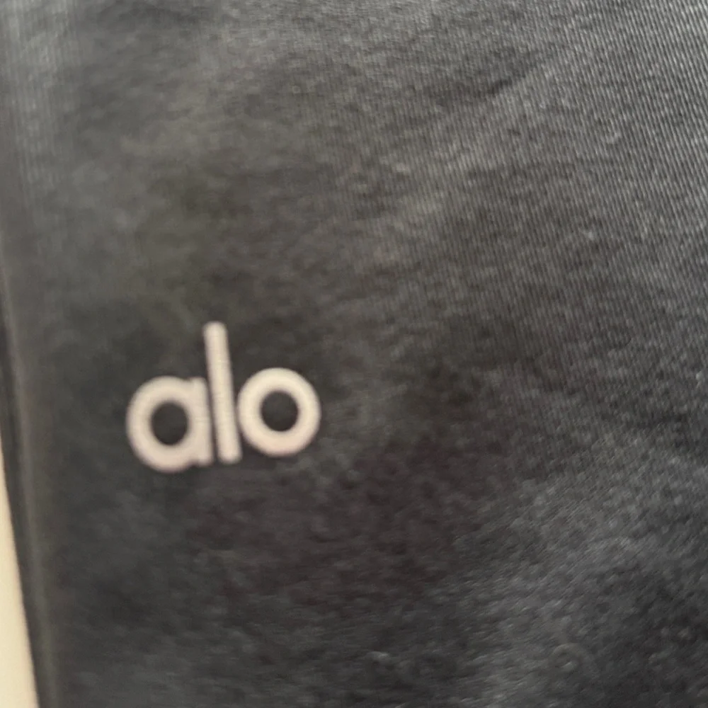 ALO YOGA BLACK SHIMMER LEGGINGS - XS - Picture 3 of 8